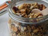 Granola aux cannerges, amandes et noix de coco