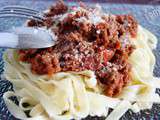 Tagliatelles fraîches à la bolognaise méga rapide