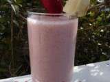 Smoothie aux fraises, bananes et graines de lin