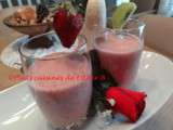 Smoothies fraises, bananes et kiwis