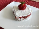 Tartare de déjeuner aux fruits, granola et yogourt
