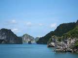 Premiers nems au porc cuisinés... dans la Baie d'Halong