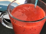 Smoothie fraises kiwis et gingembre