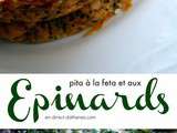 Autre pita aux épinards et feta comme une quiche sans pâte, avec des graines de sésame et graines de nigelle