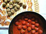 Boulettes cuites au four en sauce tomate