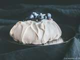 Pavlova myrtilles et hibiscus