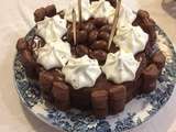 Genoise d’anniversaire vanille chocolat Kinder Bueno et Chocobons