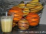 Smoothies pommes bananes oranges