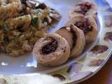 Roulé de poulet, tapenade, tomates confites et basilic