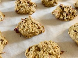 Biscuits à la purée de dattes, canneberges et pacanes