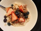 Gruau à la cannelle, sirop d’érable et fruits frais