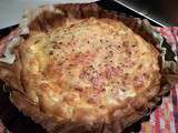 Délices de Clément ( sa quiche aux morceaux de lards , morceaux de jambon emmental poivre noir ) mais surtout avec beaucoup d'amour