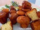 Mini cannelés au fromage de chèvre, miel et romarin