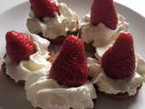 Palets bretons, fraises chantilly