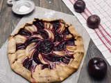 Tarte rustique prunes grenadine et pêches blanches