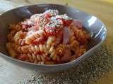 Pasta aux tomates cerises parfumées et au parmesan