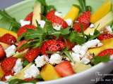 Salade de mangue, avocat et fraises, feta et vinaigrette balsamique