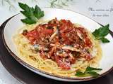 Spaghetti aux tomates fraîches, anchois et persil plat