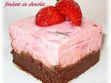 Mousse de fraises sur fondant au chocolat