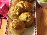 Muffins au pesto à l’ail des ours, feta et tomates confites