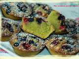 Financiers au thé matcha et fruits rouges