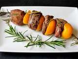 Brochettes de canard aux abricots et romarin