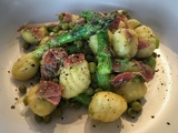 Gnocchis aux asperges, petits pois et coppa