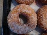 Beignets façonnés comme des donuts