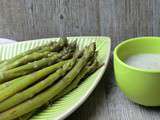 Asperges vertes à la vapeur douce et sauce au chanvre