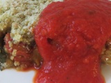 Crumble salé de ratatouille avec un coulis de tomates et de poivrons