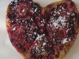 Gâteau aux pommes et aux fruits rouges