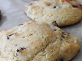 Gros cookies aux amandes, au chocolat et aux raisins secs, à la farine de patate douce