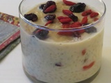 Riz au lait végétal et aux fruits rouges secs