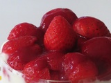 Verrine aux fraises et aux flocons d'avoine sans gluten