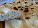 Fougasse aux tomates séchées et mozzarella