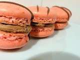 Macaron caramel-ganache montée au chocolat