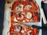 Pizza aux tomates et aux graines de pavot