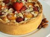 Tarte aux amandes, abricots et fraises