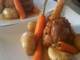 Souris d’agneau confite au miel, pommes grenailles et jeunes carottes