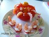 Panier de tomates aux crevettes et ses cerisettes