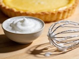 Ce qu’on fait avec le blanc d’œuf qu’on jette après une mayonnaise et qui change tout pour les desserts