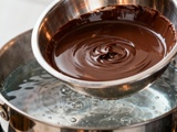 Chocolat au bain marie : technique parfaite pour une fonte douce