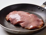 Comment cuire un foie de veau à la poêle : méthode, timing et astuces