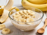 Compote de banane pour bébé : recettes faciles et conseils nutritionnels pour parents