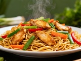 Nouilles sautées au poulet : recettes faciles et savoureuses en 15 minutes