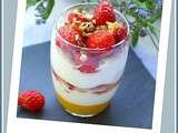 Trifle mangue, fraise et nougatine