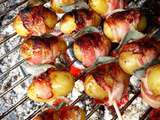 Brochettes de pommes de terre au lard et à la sauge