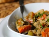 Potée de légumes et tempeh, sauce au beurre de cacahuète et lait de coco