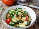 Courgettes à la poêle, ail et tomates