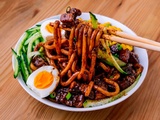 Authentiques Jajangmyeon – Nouilles Coréennes à la Pâte de Haricots Noir